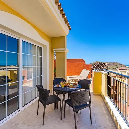 Daire Heated Pool & Ocean Views Cristianos